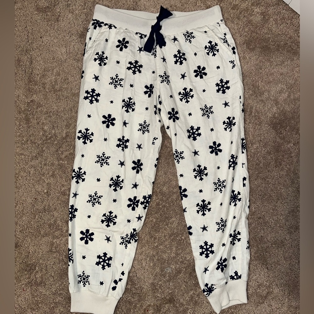 Snow Flake Designed Aerie Pajama Pants, Size Medium